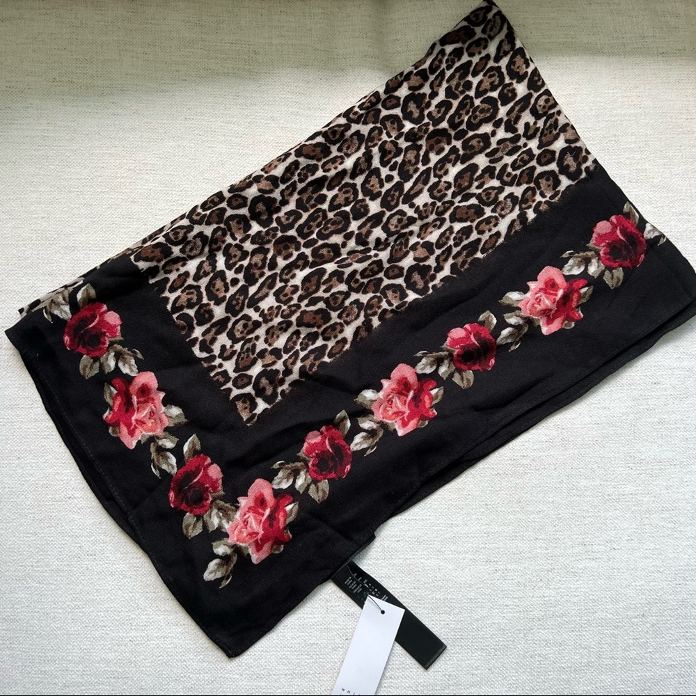 White House Black Market-Scarve